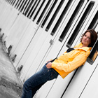 Außenaufnahme - Outdoor-Portrait, Frau stehend